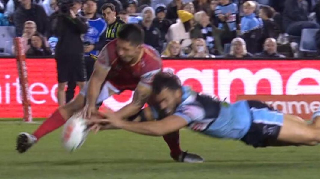 ‘How does he not score?’ Sharks’ massive scare as ‘superman’ play kills off stunning comeback